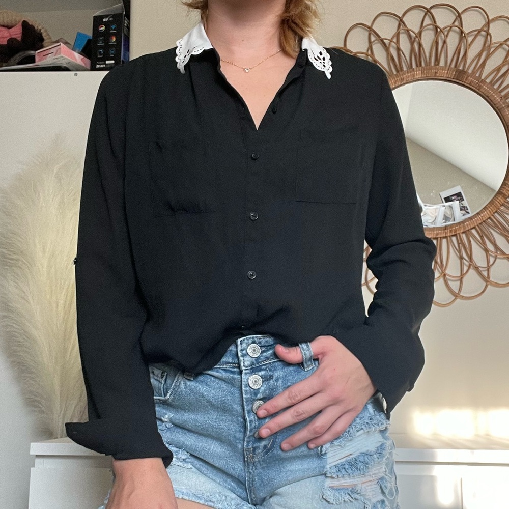 FLOWY BUTTON DOWN SHIRT  (size: women’s medium)